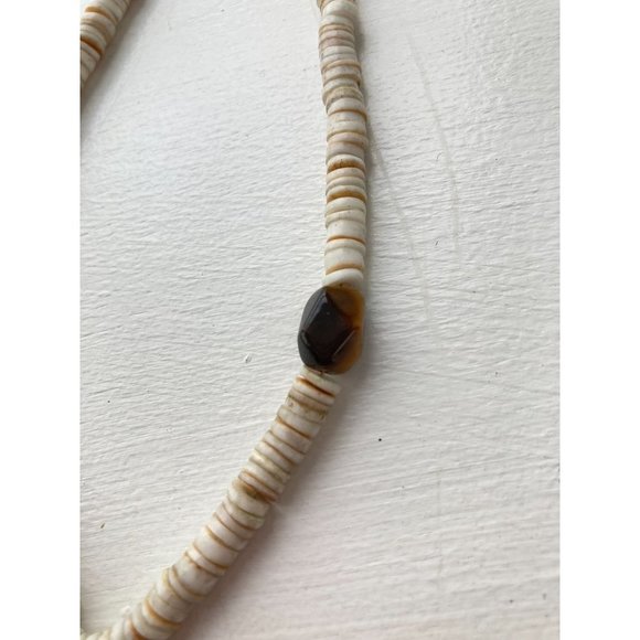 Vintage Hawaiian Natural White Puka Shell Choker Necklace w Facetted Tigers Eye - Picture 2 of 4